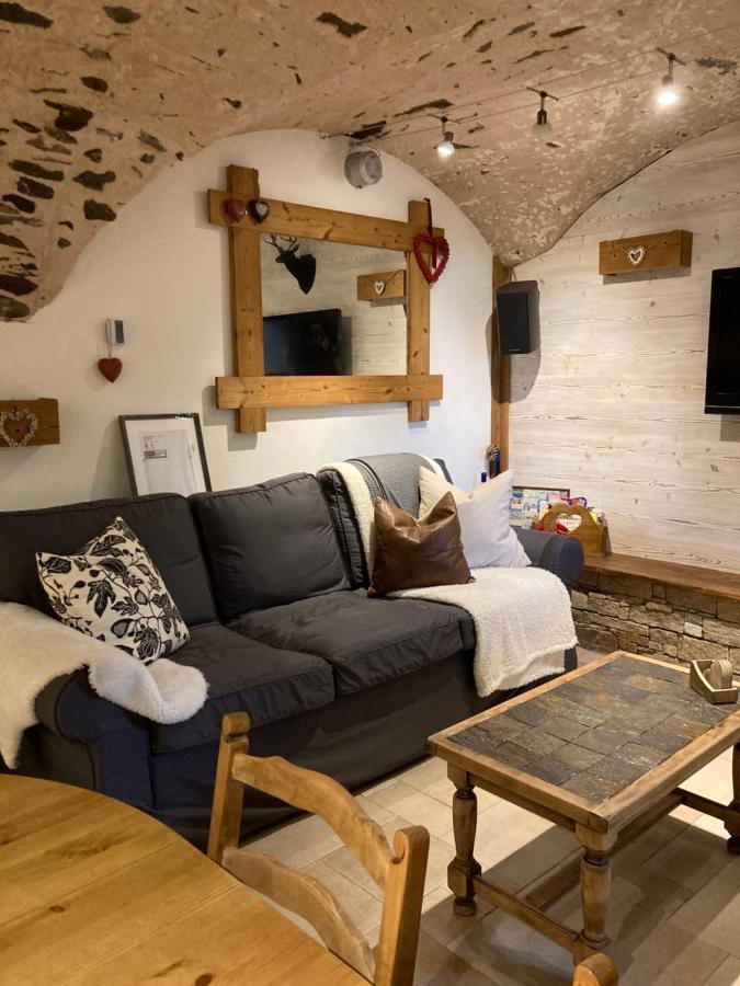 Two Bedroom Apartment La Voute, Chandon Near Meribel - Sleeps 4 Adults Or 2 Adults And 3 Children Les Allues Exterior foto